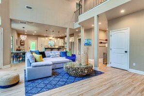 المنشأة من الداخل