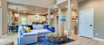 Lake Bonham Home: Epic Family Getaway!