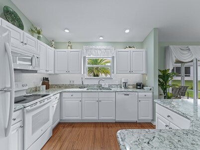 Stylish 3/2 Designer Home in Hemingway: Comfort, Luxury, and Perfect Location!