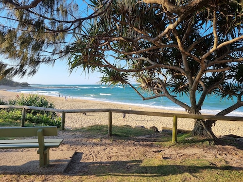 Sea Esta @ Moffat Beachside, Pet friendly, quiet street, adjacent to park.