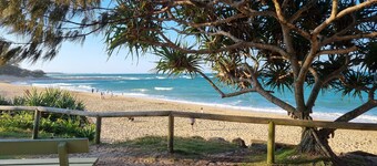 Sea Esta @ Moffat Beachside, Pet friendly, quiet street, adjacent to park.