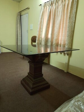 Comfort-Suite, Flussblick | Wohnbereich | Flachbildfernseher