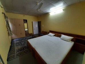 Comfort Suite, River View | Bathroom | Bathrobes, slippers - Rahul Homestay (Sainj)