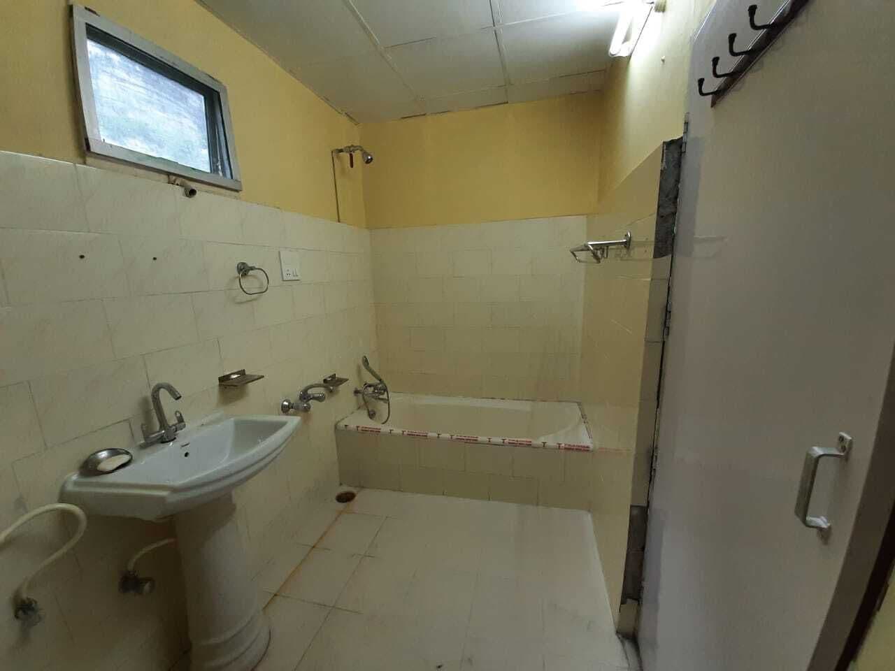 Comfort Suite, River View | Bathroom | Bathrobes, slippers