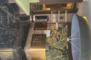 Unclassified image, 2 of 17, button