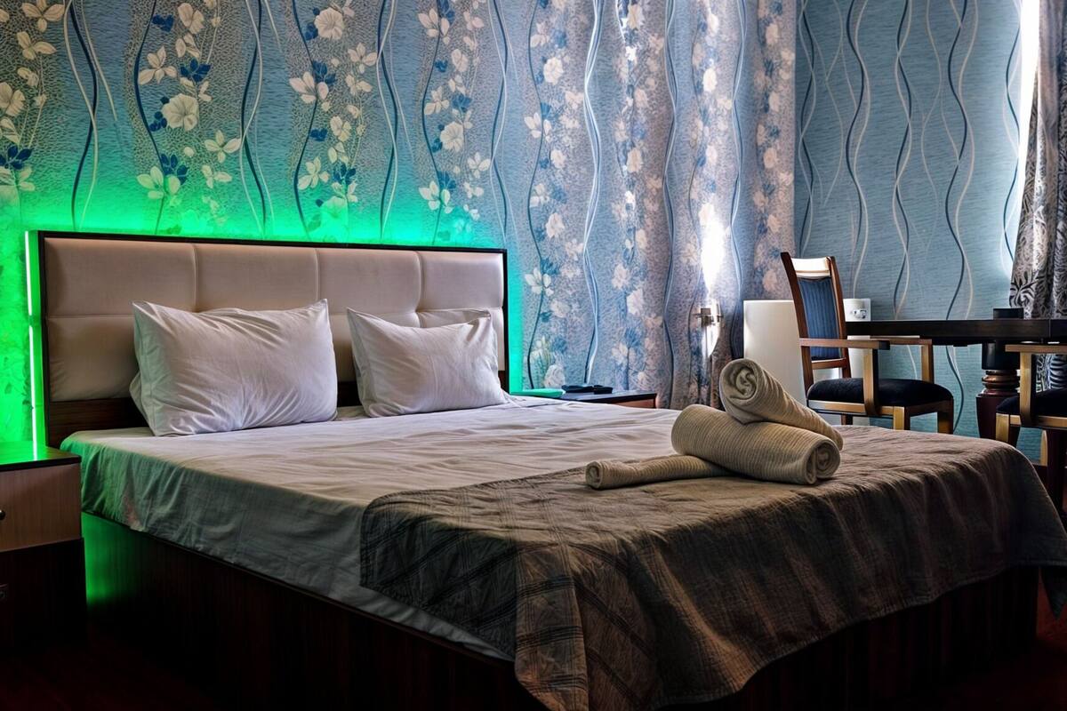 Chambre Simple Confort, vue ville | Bureau, Wi-Fi gratuit