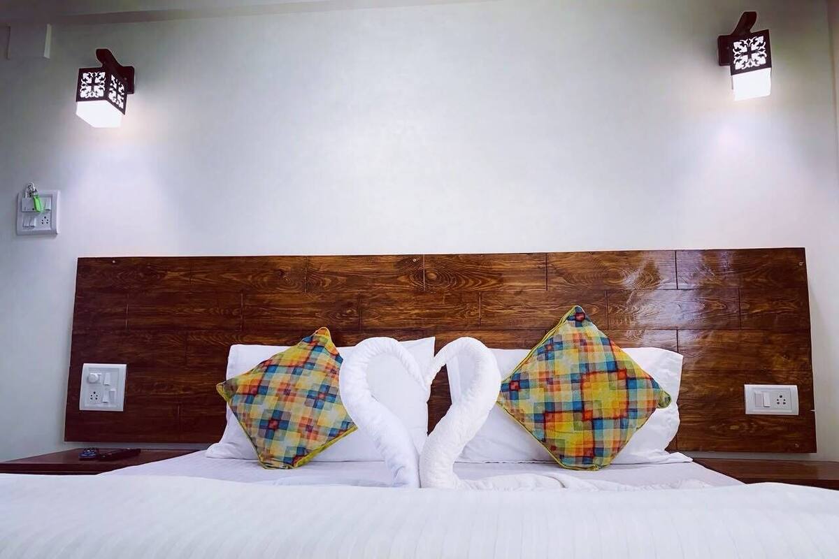 Premium Room | Premium bedding, WiFi (free), bed sheets