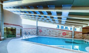 Pool - WYZ RENT|1 Bedroom Gem is Business Bay (Dubai)