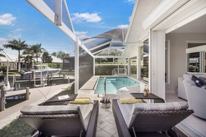 Een verwarmd zwembad