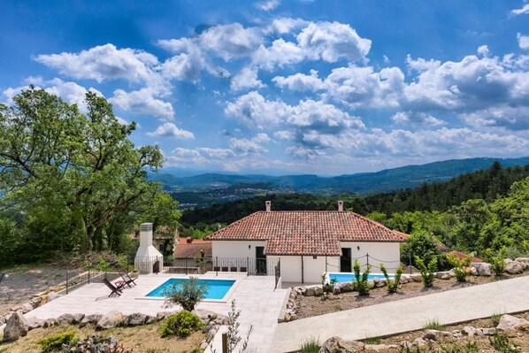 Talo | 7 makuuhuonetta, internet