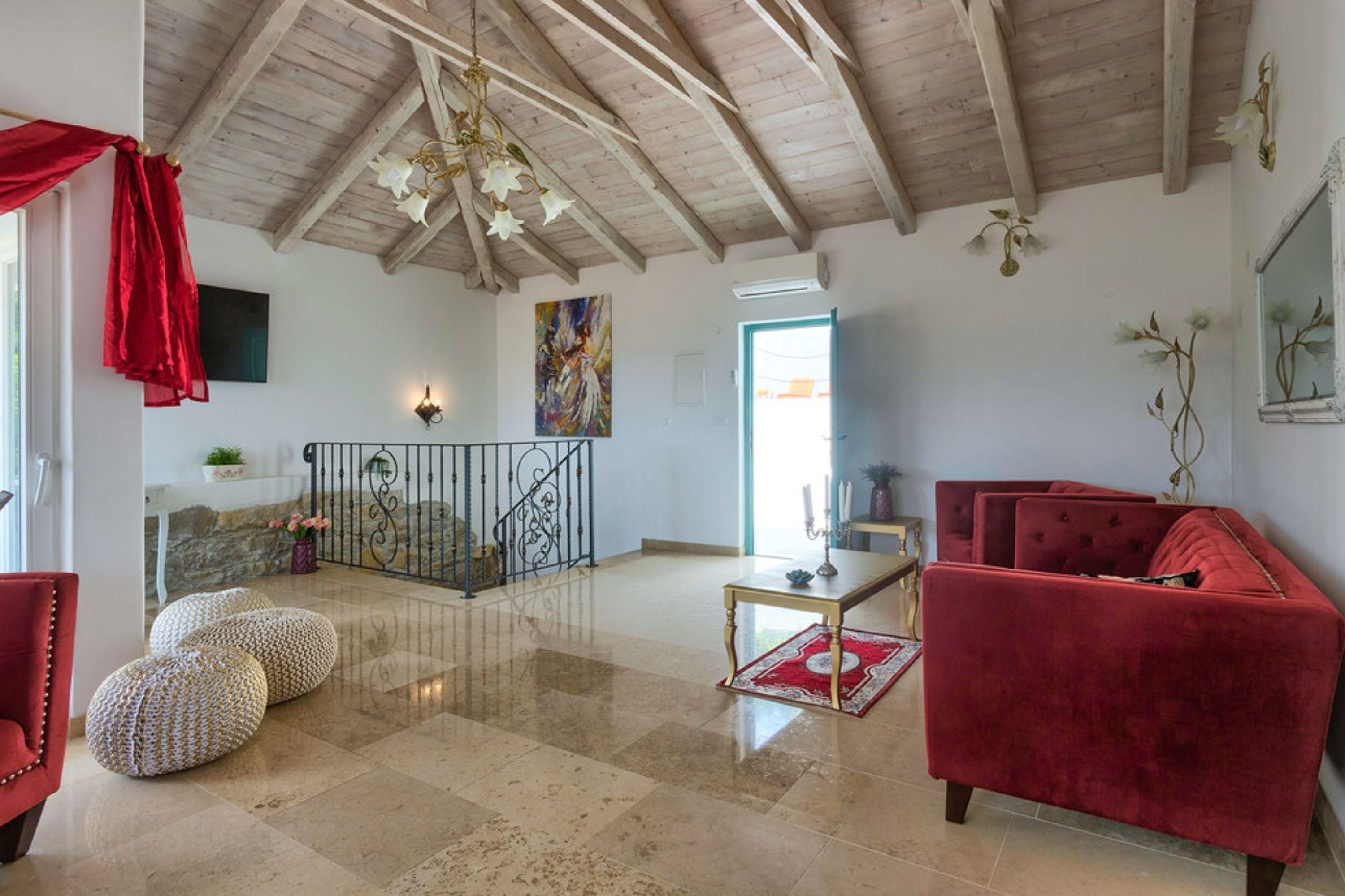 House | 7 bedrooms, Internet