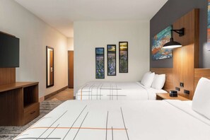 Premium bedding, desk, free WiFi, bed sheets - La Quinta Inn & Suites By Wyndham Austin South (Austin)