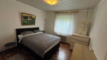 3 Schlafzimmer, Bügeleisen/Bügelbrett, WLAN, Bettwäsche