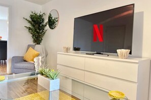 Interior - Canalview House by Patternbricks (Coventry)