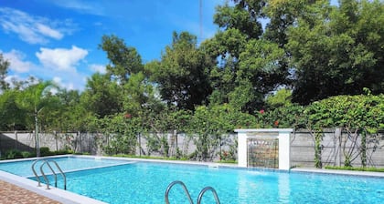 Charming Mel's Place -1bedroom condo near SM Seaside with AC, WiFi & Netflix