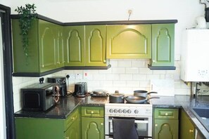 電子レンジ、オーブン、コンロ