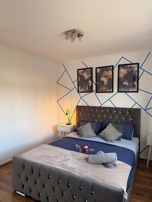 2 makuuhuonetta, työpöytä, silitysrauta/-lauta, Wi-Fi