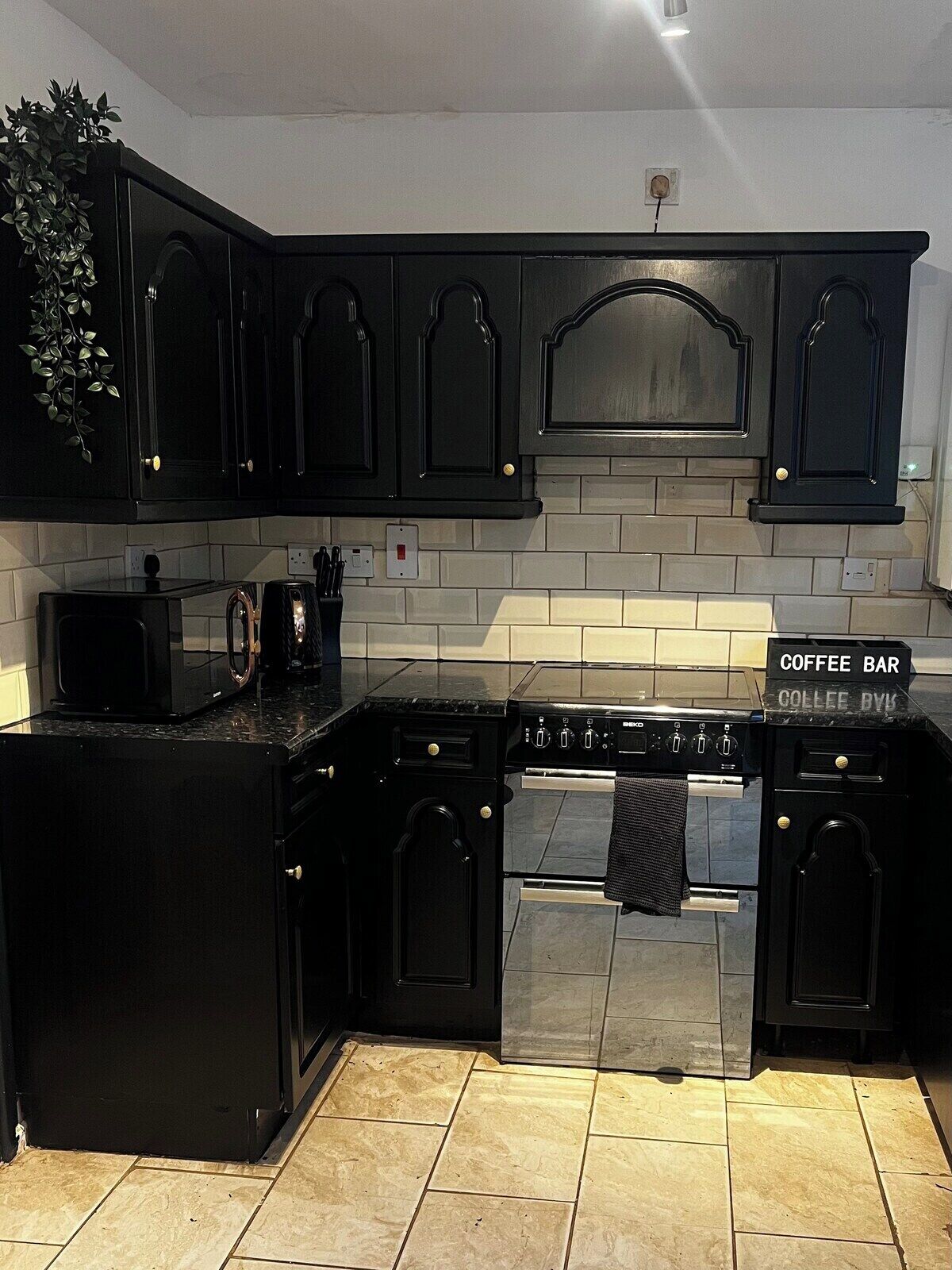 Mikrobølgeovn, ovn og kokeplater