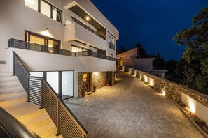 Villa | 4 bedrooms, Internet
