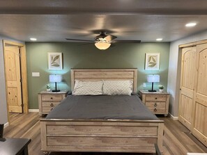 1 habitación, escritorio, tabla de planchar con plancha y wifi gratis 