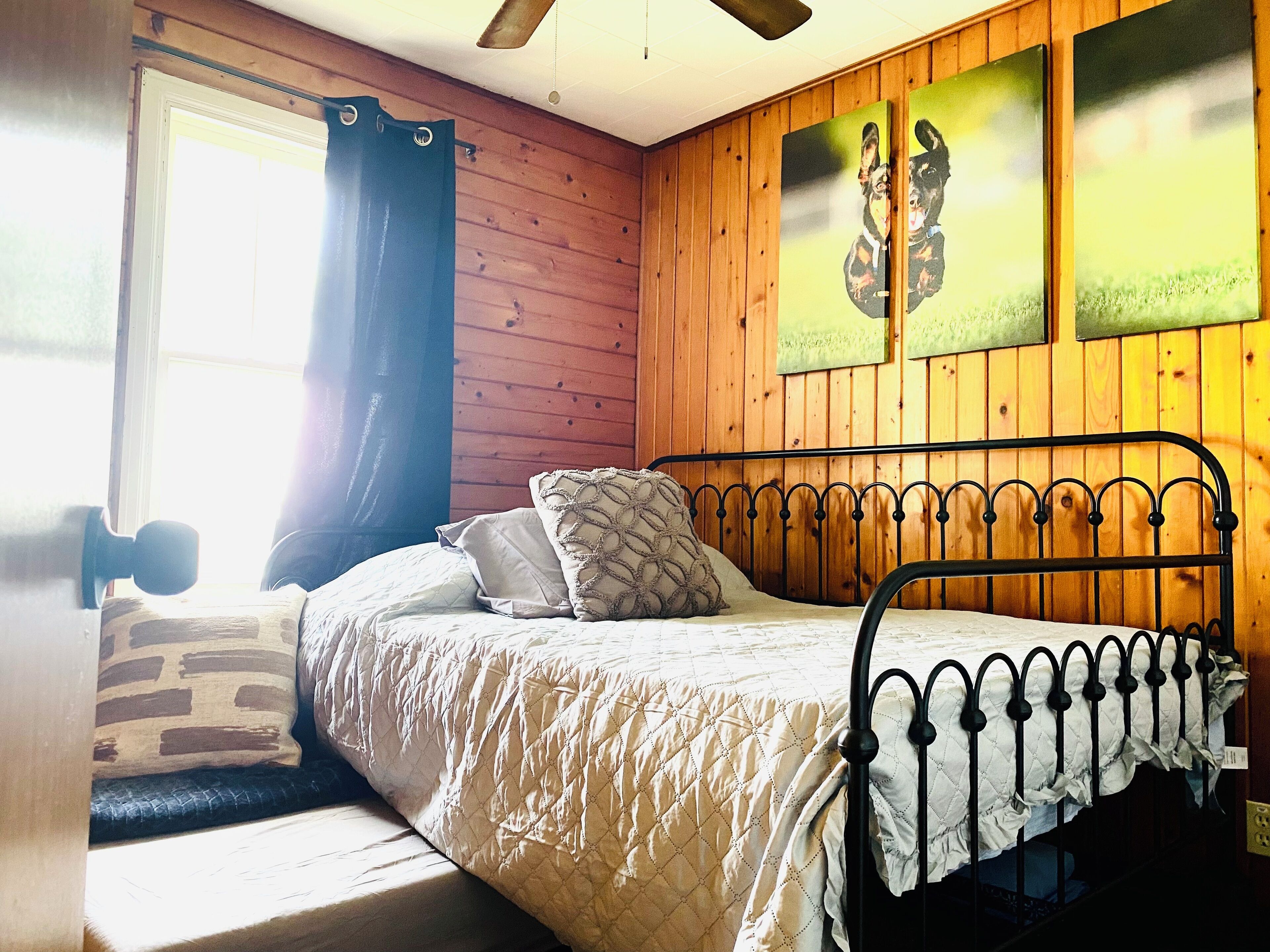 2 bedrooms, WiFi, bed sheets