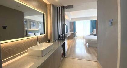 Qingzhu·Youyang Hotel (Guang'an Street Museum Metro Station)