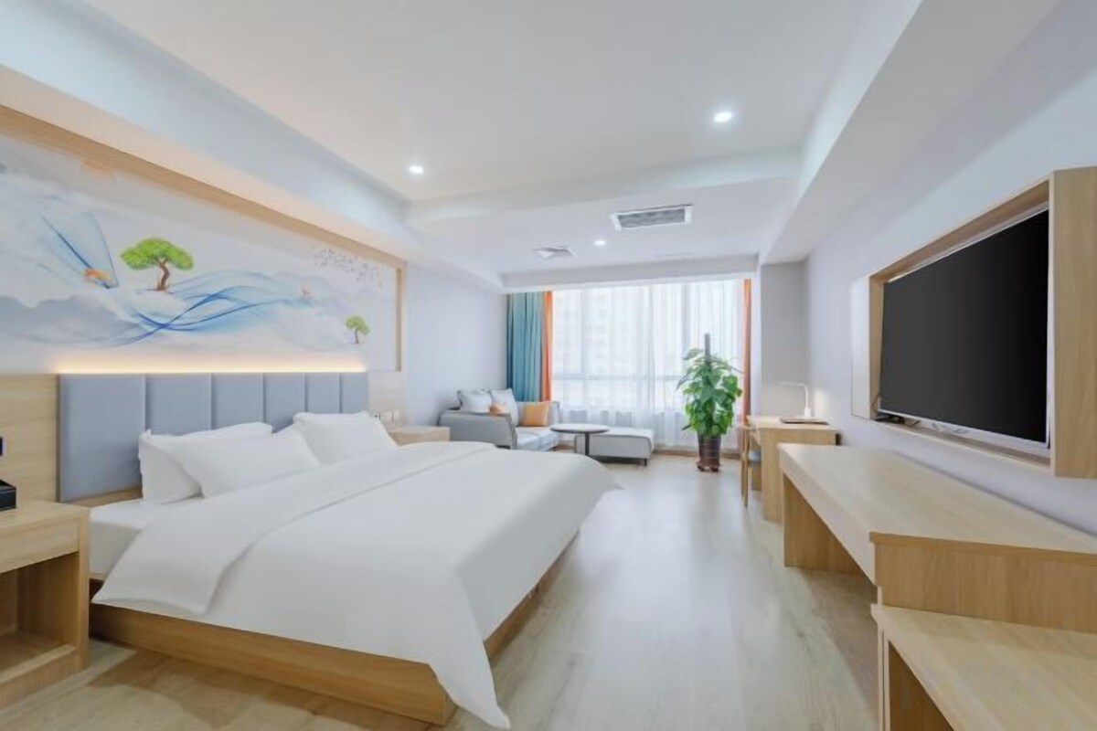 Business Queen Room