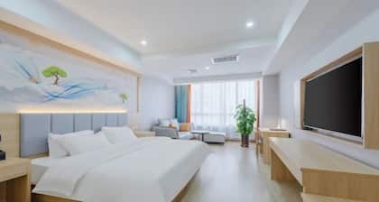 Qingzhu·Youyang Hotel (Guang'an Street Museum Metro Station)