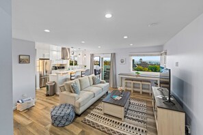 Smart TV - Amazing Reviews/Ocean Views, 5Mins To Beach/Eatery (Ventura)