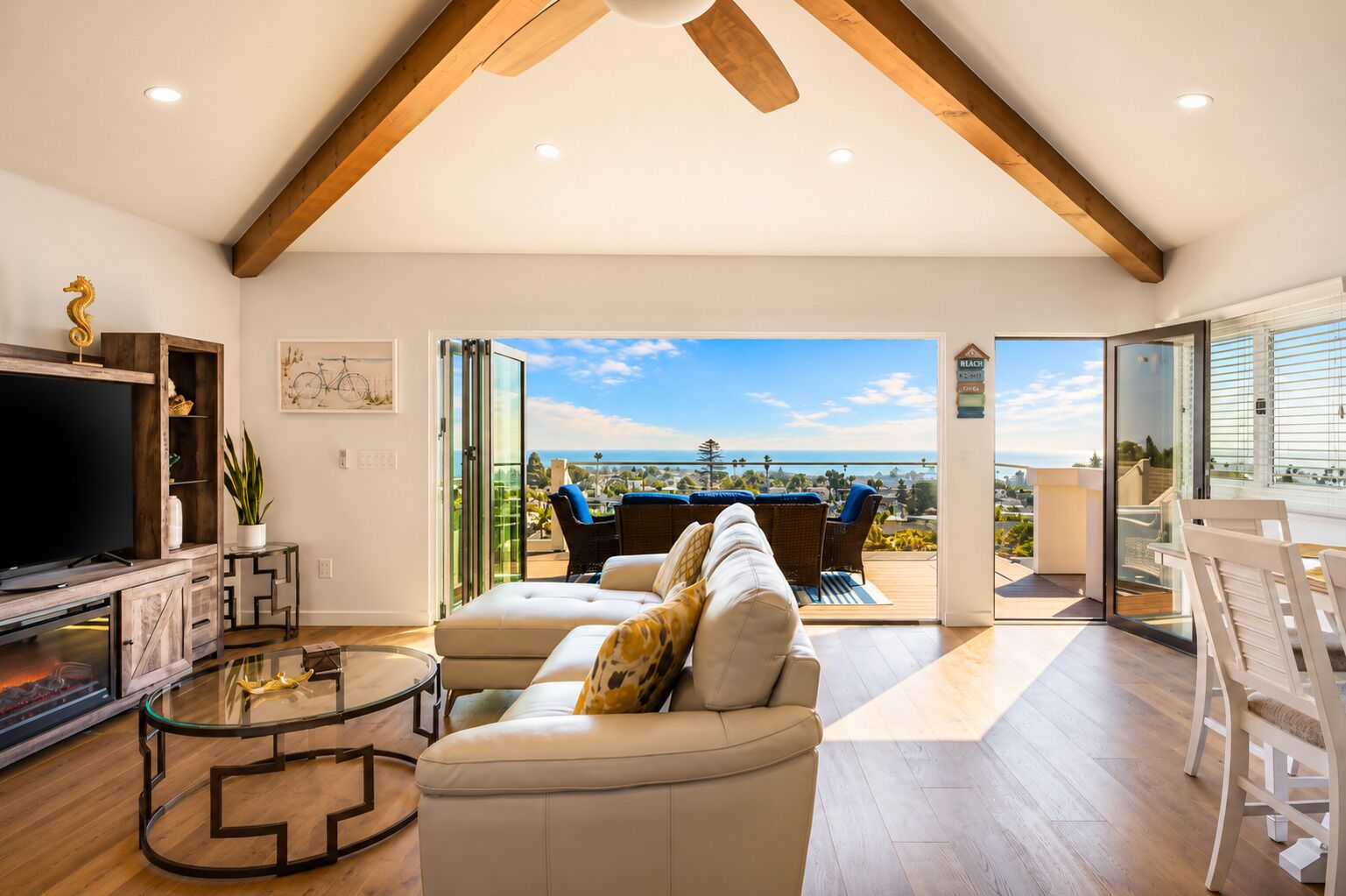 Smart TV, fireplace