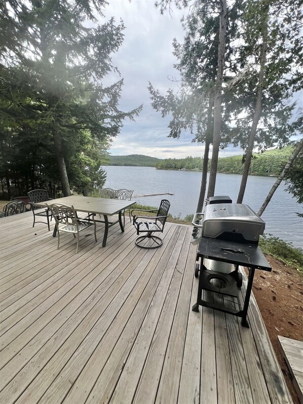 Outdoor dining - Waterfront Cottage on Barker Pond (SEBAGO)