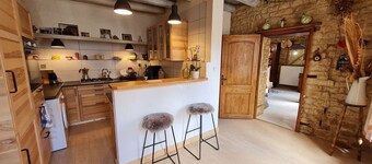 Charming room with private bathroom and lounge area