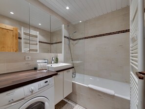 ヘアドライヤー、タオル