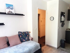 1 bedroom, bed sheets - Cozy 2-room apartment with balcony, near gondola and shops in Valfréjus (Valfréjus)