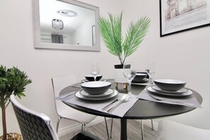 تناول الطعام