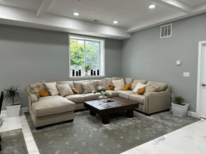 Älytelevisio, tietokoneen näyttö, tulostin