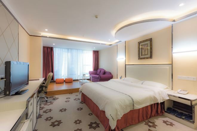 Minibar, blackout drapes, bed sheets