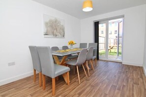 Dining - CityWharf House by Patternbricks (Coventry)