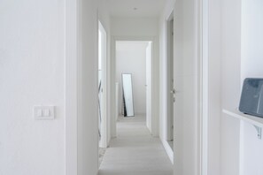 Interior - Apartment 2 bedrooms,sofa bed and 3 bathrooms for families and groups of friends (Como)