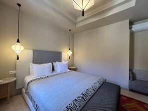 7 slaapkamers, een strijkplank/strijkijzer, wifi, beddengoed