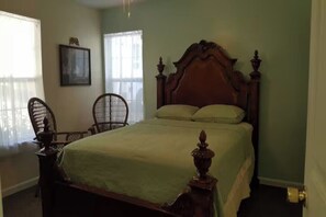 3 habitaciones, escritorio, tabla de planchar con plancha y wifi gratis