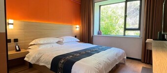 阿勒泰楓林晚精品酒店