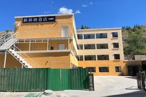 Exterior - Altay Fenglinwan Boutique Hotel (Altay City)