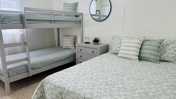 3 bedrooms, iron/ironing board, free WiFi, bed sheets