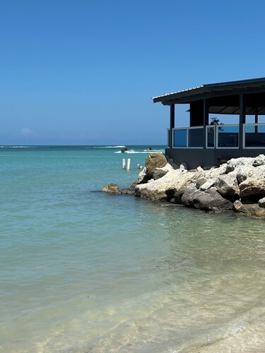 Combate Beach View - Apt 2