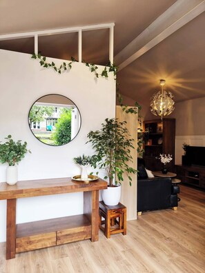 Lobby - John Radcliffe Willow Cottage Free parking, 7 minutes from the heart of the city (Headington)