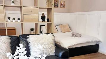 1 bedroom, travel crib, WiFi, bed sheets