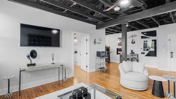 Standard-Apartment, 1 Schlafzimmer, Nichtraucher | Wohnzimmer | Smart-TV