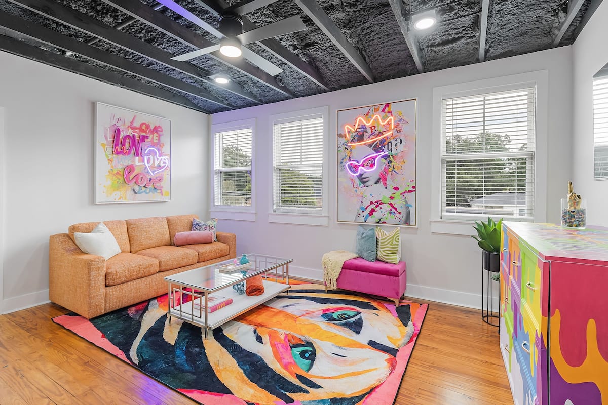 Signature Condo, 2 Bedrooms, Non Smoking | Living room | Smart TV