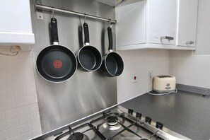 Refrigerador, microondas, horno y lavavajillas